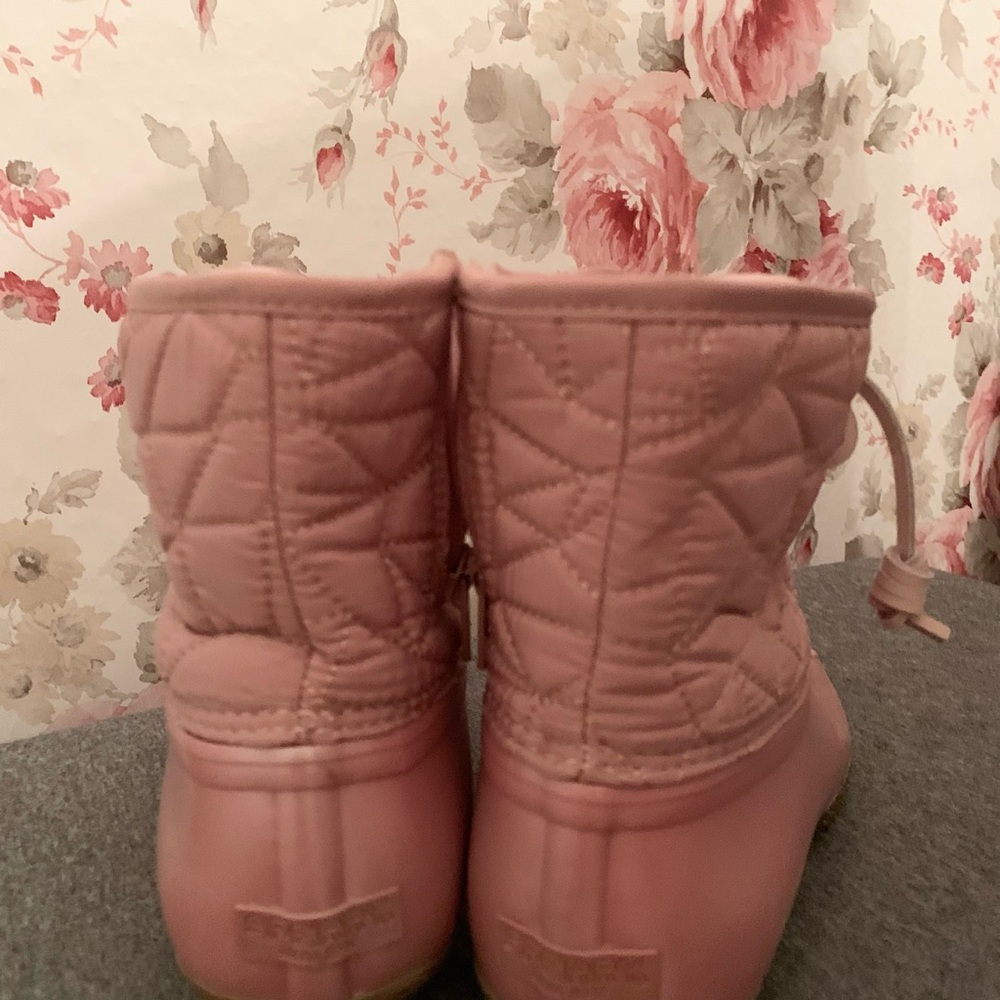 New pink Sperry saltwater Quilted duck boot - Picture 2 of 6